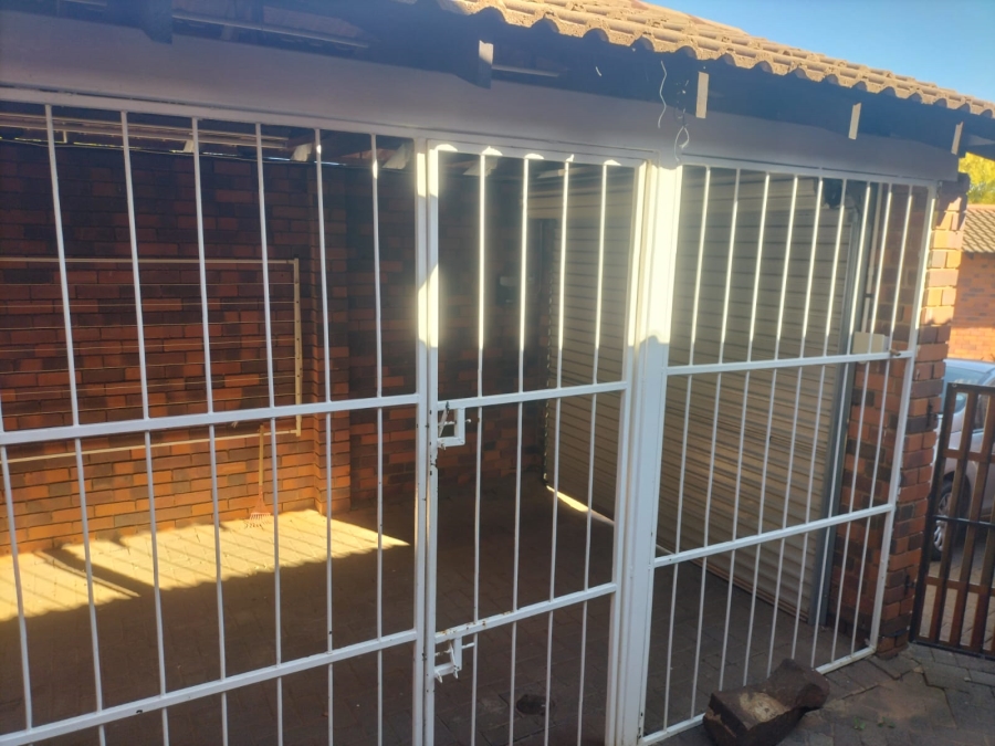 To Let 2 Bedroom Property for Rent in Langenhovenpark Free State